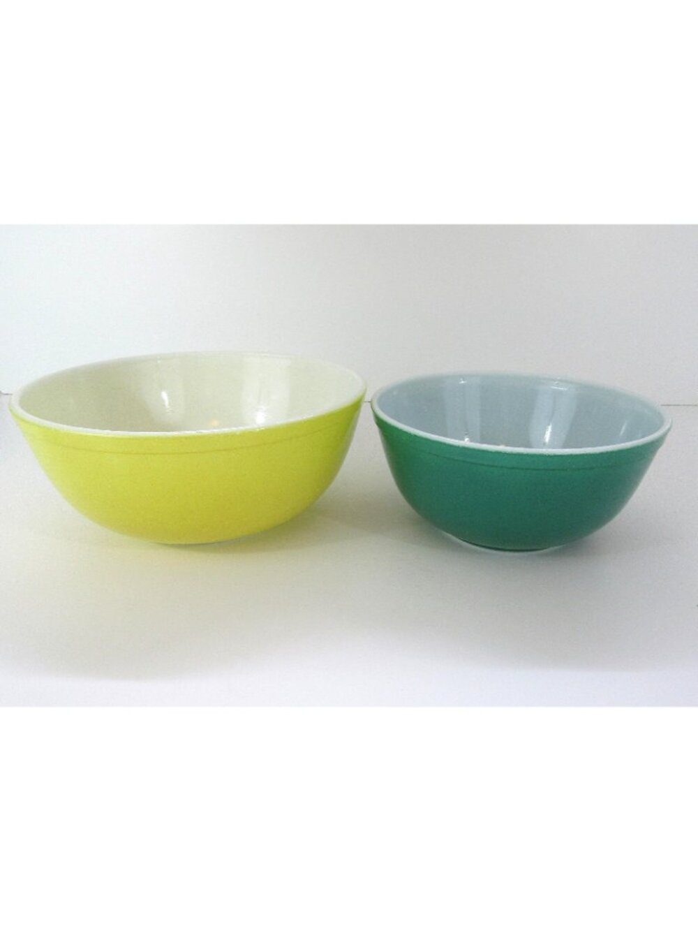 Pyrex Nesting Mixing Bowls Green #403 and Yellow #404 Vibrant Colors - Picture 3 of 11